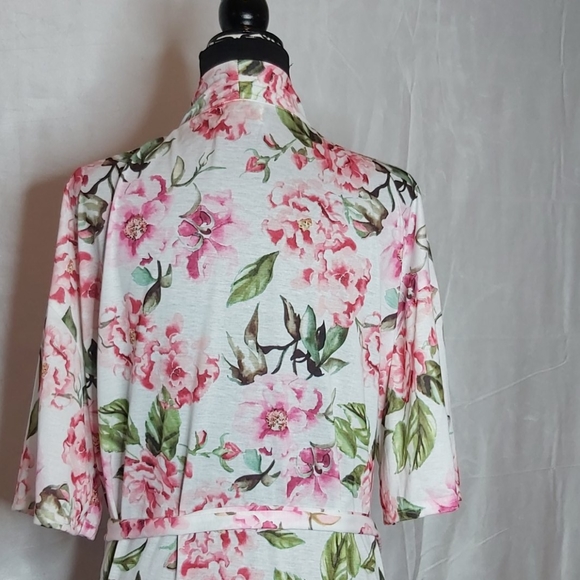 Show me your Mumu Floral robe - Picture 3 of 5
